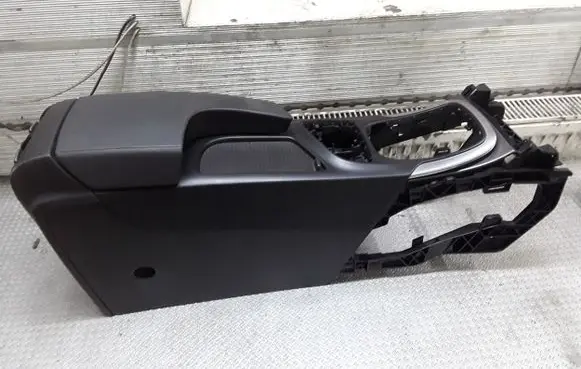 Opel Insignia A Center console 