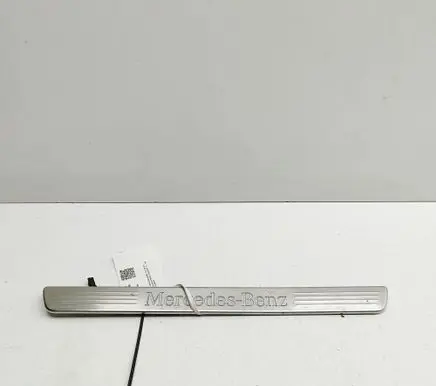 Mercedes-Benz GLE W167 Front sill trim cover A1676861300 A1676800104