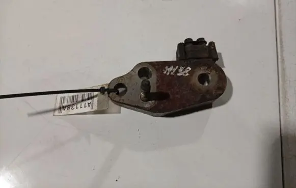 Toyota Corolla Verso AR10 Engine mounting bracket 