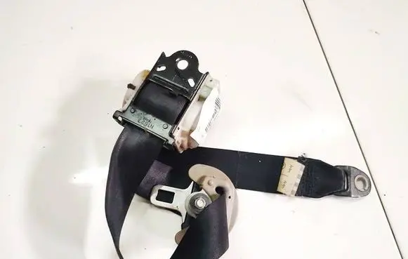 Mitsubishi Grandis Rear seatbelt n1527 t6203