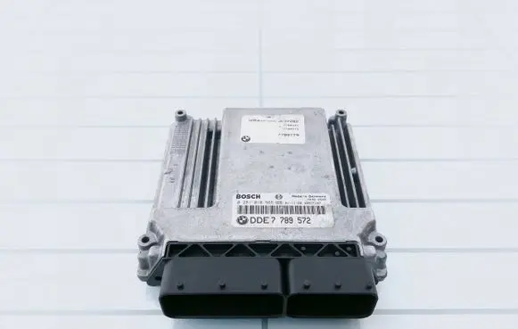BMW 3 E46 Engine control unit/module ECU 0281010565 7789572