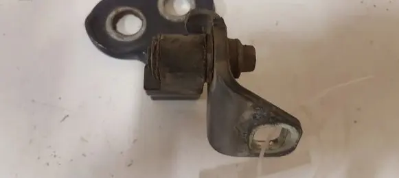 Ford Focus Front door lower hinge 