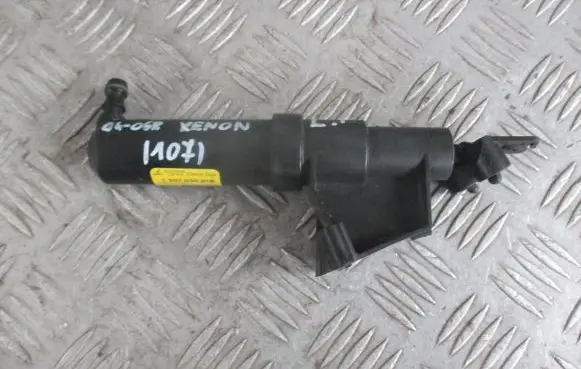 Volvo V50 Headlight washer pump 