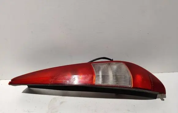Ford Mondeo Mk III Rear/tail lights 1S7113404C
