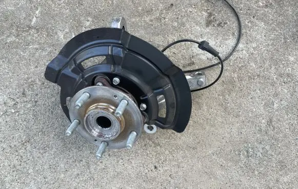 Front wheel hub