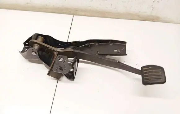 Ford S-MAX Brake pedal 6G922D094JD