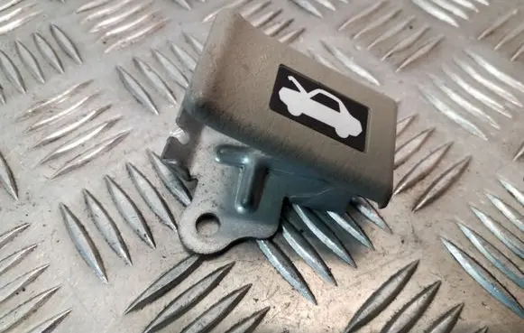 Honda FR-V Engine bonnet (hood) release handle
