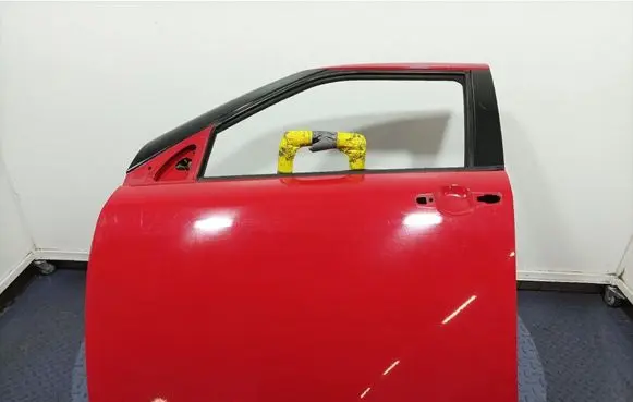 Suzuki Swift I Front door 