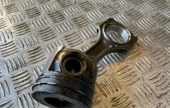 BMW 4 F36 Gran coupe Piston with connecting rod