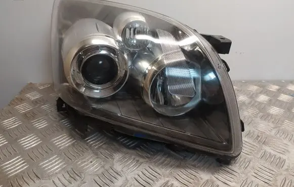 Toyota Avensis T250 Headlight/headlamp