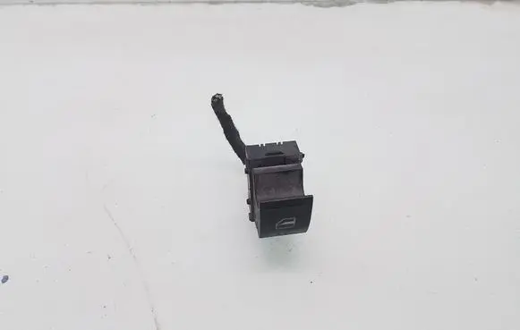 Volkswagen Golf V Electric window control switch
