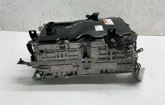 Voltage converter inverter