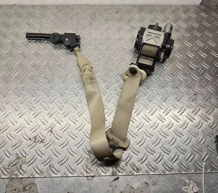 Ford Fusion II Front seatbelt DG9354612D65