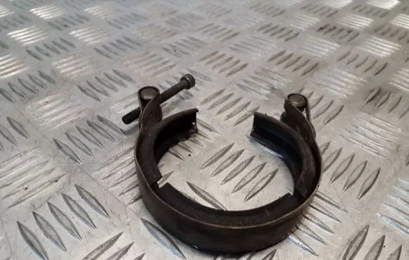 Skoda Octavia Mk3 (5E) Muffler pipe connector clamp 04L253725B