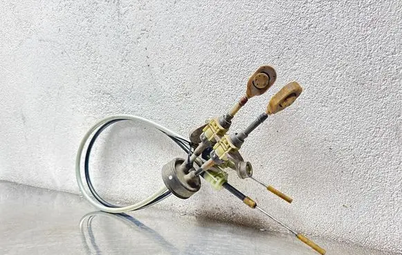 Opel Astra G Gear shift cable linkage 90578381DE