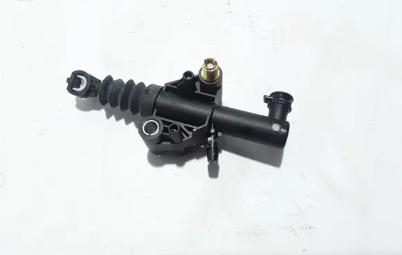 Clutch slave cylinder