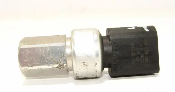 Volkswagen Tiguan Oil pressure sensor 1K0959126