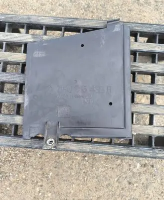 Volkswagen Transporter - Caravelle T5 Battery tray heat shield 7H0915438A