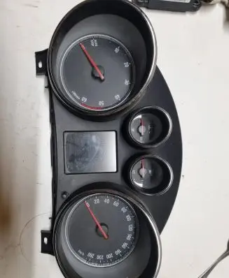 Opel Insignia A Speedometer (instrument cluster)