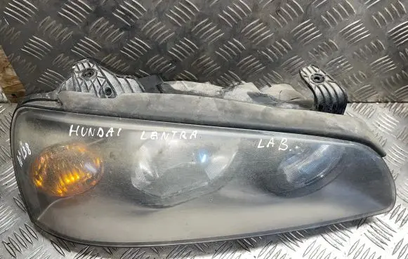 Hyundai Elantra Headlight/headlamp