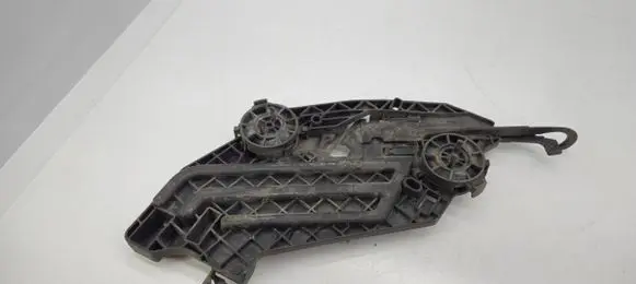 Skoda Octavia Mk2 (1Z) Headlight/headlamp mounting bracket 17035202