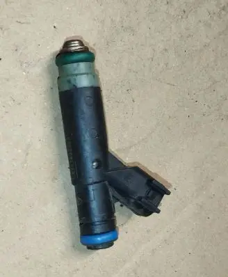 Ford Taurus Fuel injector YF1EG4A