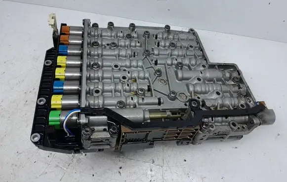 Jaguar XF Transmission gearbox valve body 1068128 1068128428 1068427228