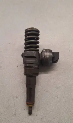Volkswagen PASSAT B5.5 Fuel injector 038130073BA