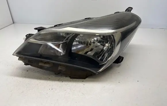 Toyota Yaris Headlight/headlamp