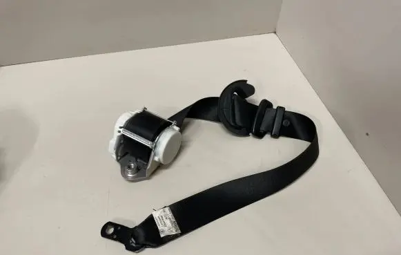 BMW X3 E83 Front seatbelt 34003071B