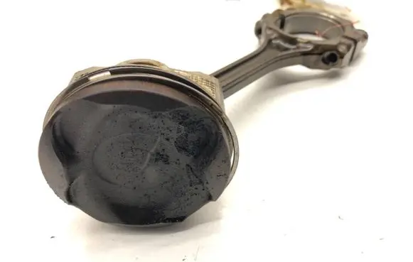 Toyota Yaris Piston with connecting rod 1NR