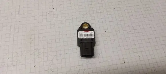 Mitsubishi Outlander Airbag deployment crash/impact sensor 8651A001