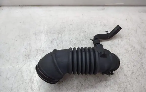Mitsubishi L200 Air intake hose/pipe 1505A376