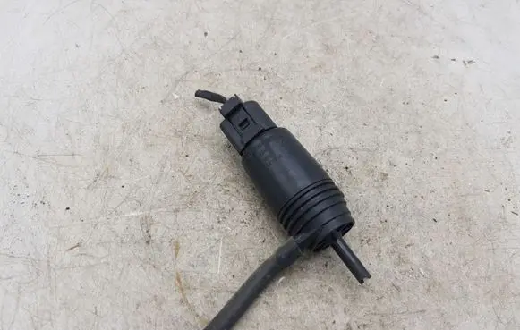 BMW 1 E81 E87 Windscreen/windshield washer pump 67128377612 8377612