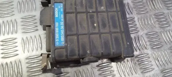 Mercedes-Benz 190 W201 Engine control unit/module 0280800100 0025453632