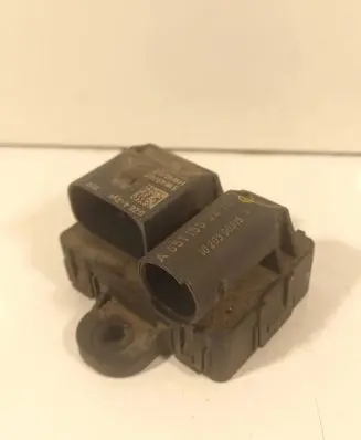 Mercedes-Benz C W204 Glow plug pre-heat relay A6511530279 1020300315