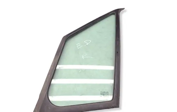 Mercedes-Benz Sprinter W906 Front door vent window glass four-door A9066711720