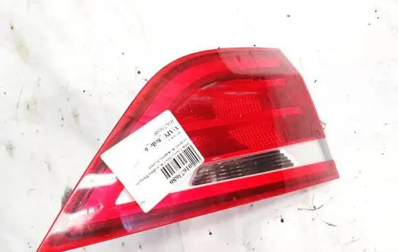 Tailgate rear/tail lights