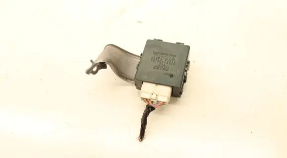 Lexus IS 220D-250-350 Door central lock control unit/module 8597053030