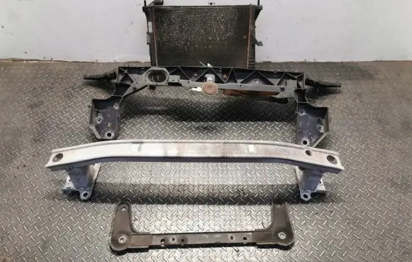 Renault Clio III Front piece kit 