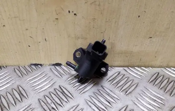 Ford Mondeo MK IV Vacuum valve 9688124580