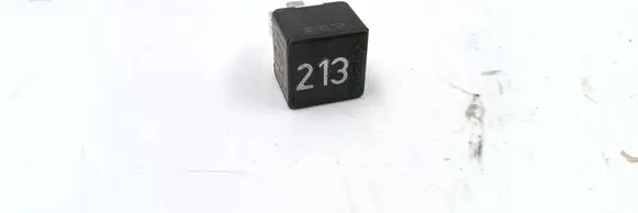 Volkswagen PASSAT B5 Other relay 443951253J
