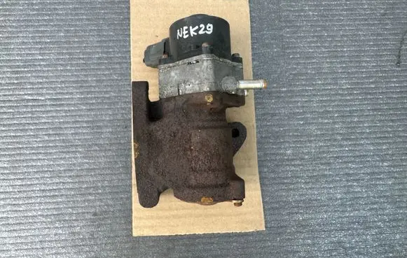 Nissan Patrol Y61 EGR valve 147102W200