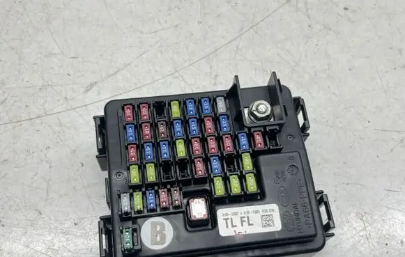 Hyundai Tucson TL Fuse module 91951D3220