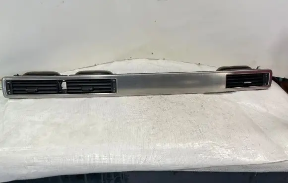 Volvo V70 Dash center air vent grill 30715143