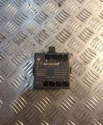Mercedes-Benz C W204 Door control unit/module A2048208226 A2044421732 A2048702126