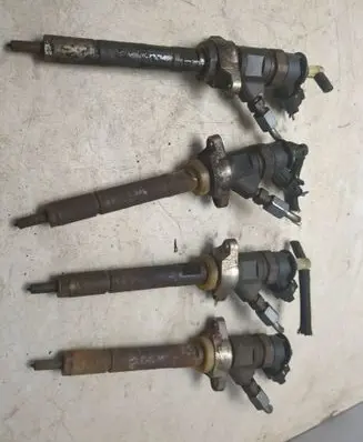 Peugeot Partner Fuel injectors set 0445110311