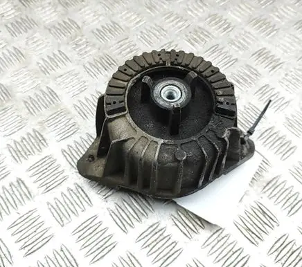 Mercedes-Benz E W212 Engine mount bracket A2122404117