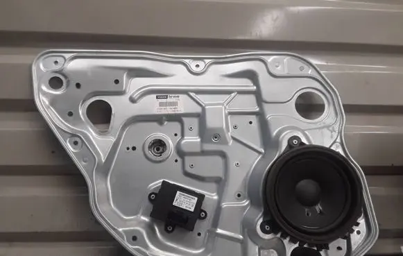 Volvo S80 Rear window lifting mechanism without motor 983041102