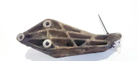 Opel Vectra B Engine mounting bracket